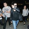 Mila Kunis arrive à l'aéroport de Los Angeles le 25 juin 2015