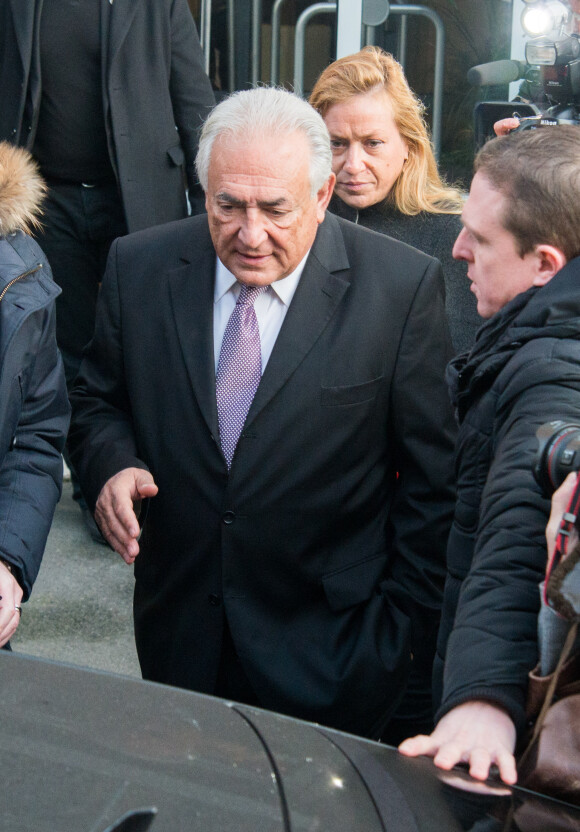 Dominique Strauss Kahn à la sortie de son hôtel à Lille lors du procès de "l'affaire du Carlton", le 18 février 2015