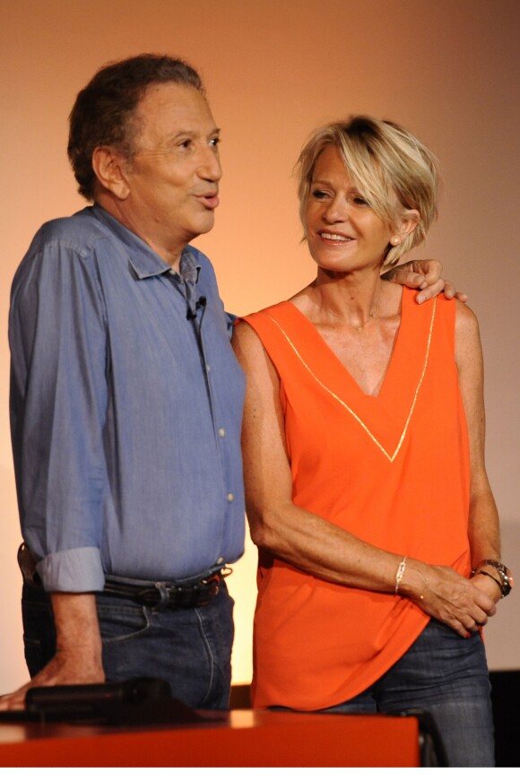 Michel Drucker et Sophie Davant - Première édition du festival littéraire "Plumes de Stars" à Aix en Provence. Le 13 juin 2015.