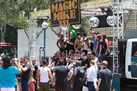 Channing Tatum avec ses partenaires Matt Bomer et Adam Roddriguez lors de la gay pride à Los Angeles le 14 juin 2015