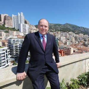 Exclusif - Entretien avec le prince Albert II de Monaco au palais princier à l'occasion des célébrations qui vont marquer le 10e anniversaire de son accession au trône, le 25 juin 2015