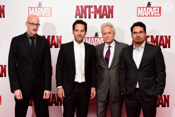 Peyton Reed, Paul Rudd, Michael Douglas et Michael Pena lors de l'avant-première du film Ant-Man à Londres le 8 juillet 2015