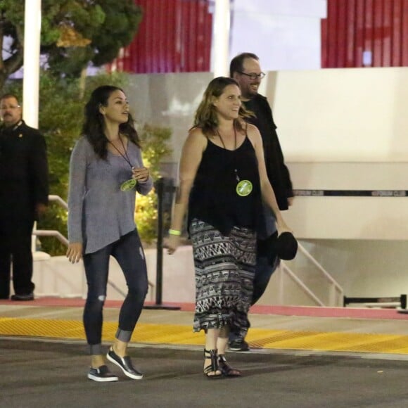 Ashton Kutcher et Mila Kunis à Inglewood, le 27 mai 2015.