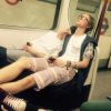 Les membres du groupe Rewind dans le métro à Londres - Photo postée sur Twitter, juillet 2015