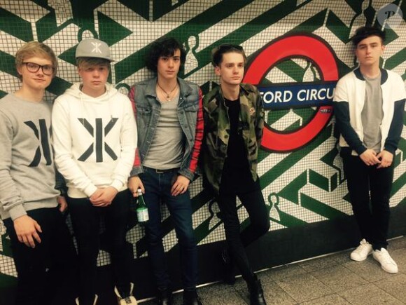 Les membres du groupe Rewind à Londres - Photo postée sur Twitter, juillet 2015