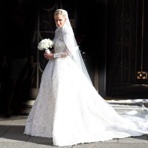 Nicky Hilton quitte l'hôtel Claridges à Londres pour aller se marier au palais de Kensington avec James Rotschild  le 10 juin 2015