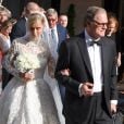  Nicky Hilton et son p&egrave;re Nicky Hilton quittent l'h&ocirc;tel Claridges &agrave; Londres pour aller se marier au palais de Kensington avec James Rotschild&nbsp; le 10 juin 2015 