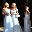  Paris Hilton et sa m&egrave;re Kathy Hilton quittent l'h&ocirc;tel Claridges &agrave; Londres pour aller au mariage de Nicky Hilton et de James Rotschild au palais de Kensington le 10 juin 2015 