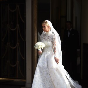 Nicky Hilton quitte l'hôtel Claridges à Londres pour aller se marier au palais de Kensington avec James Rotschild  le 10 juin 2015