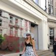 Les soeurs Hilton, Paris et Nicky, passent &agrave; la boutique de Victoria Beckham &agrave; Londres le 9 juillet 2015.  
