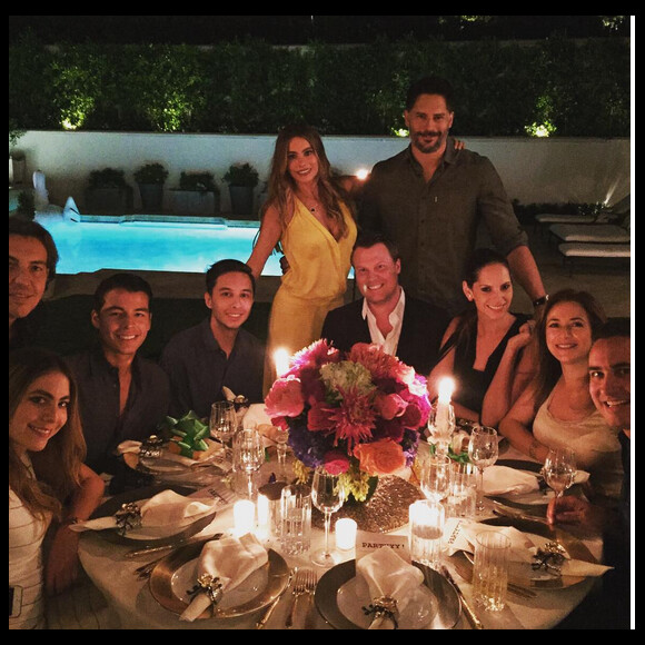Sofia Vergara fête ses 43 ans avec sa famille et ses amis proches / 11 juillet 2015