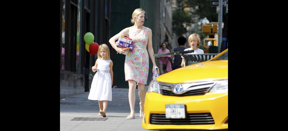 Photo : Exclusif : L'actrice américaine Kelly Rutherford avec ses ...