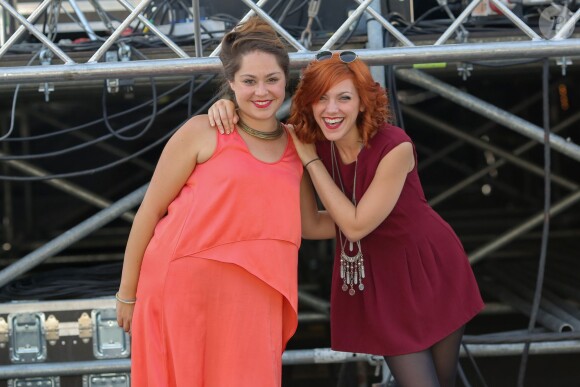 Exclusif - Sharon Laloum (The Voice 4) et Anaïs Delva - Festival "Tout le monde chante contre le cancer" à Villefranche-de-Rouergue, le 4 juillet 2015. 
