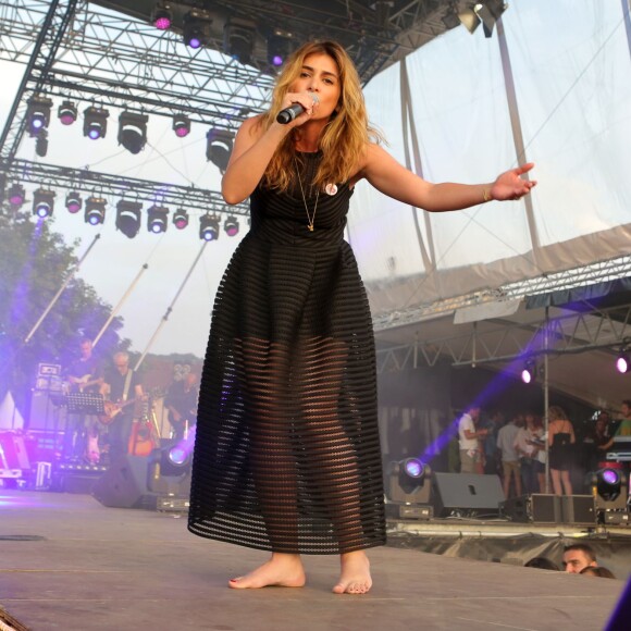 Exclusif - Julie Zenatti - Festival "Tout le monde chante contre le cancer" à Villefranche-de-Rouergue, le 4 juillet 2015.
