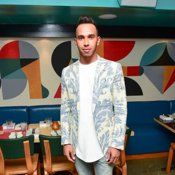Lewis Hamilton assiste au dîner organisé par le créateur Richard Chai au restaurant Tijuana Picnic, à New York. Le 13 juillet 2015.