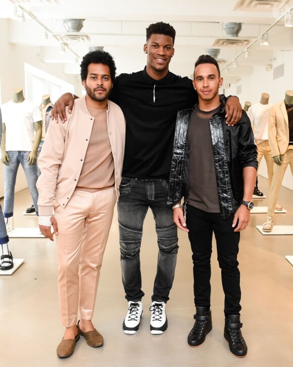 Le chanteur Twin Shadow, le basketteur Jimmy Butler et Lewis Hamilton assistent à la présentation Calvin Klein Collection (collection printemps-été 2016) à New York. Le 14 juillet 2015.