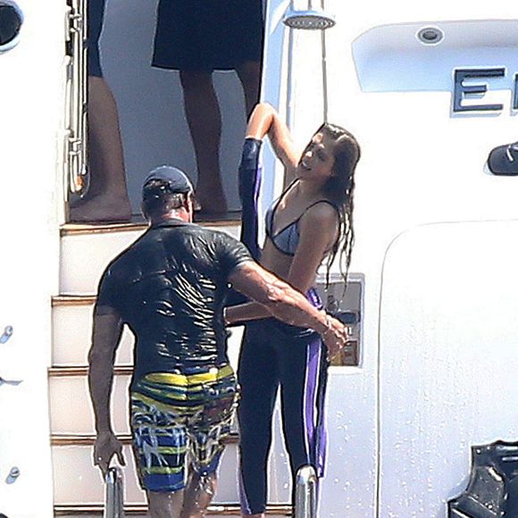 Sylvester Stallone, sa femme Jennifer Flavin et leurs filles Sophia, Sistine et Scarlet profitent de leurs vacances à bord de leur yacht dans le sud de la France, le 14 juillet 2015.