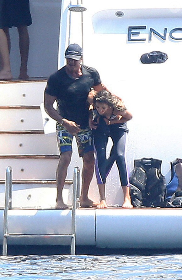 Sylvester Stallone, sa femme Jennifer Flavin et leurs filles Sophia, Sistine et Scarlet, en vacances dans le sud de la France, le 14 juillet 2015.