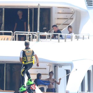 Sylvester Stallone, sa femme Jennifer Flavin et leurs filles Sophia, Sistine et Scarlet profitent de leurs vacances à bord de leur yacht dans le sud de la France, le 14 juillet 2015.