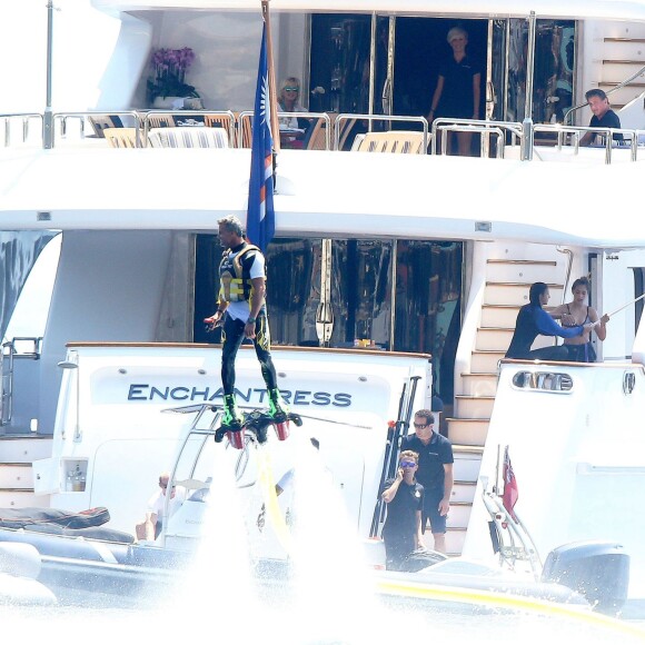 Sylvester Stallone, sa femme Jennifer Flavin et leurs filles Sophia, Sistine et Scarlet profitent de leurs vacances à bord de leur yacht dans le sud de la France, le 14 juillet 2015.