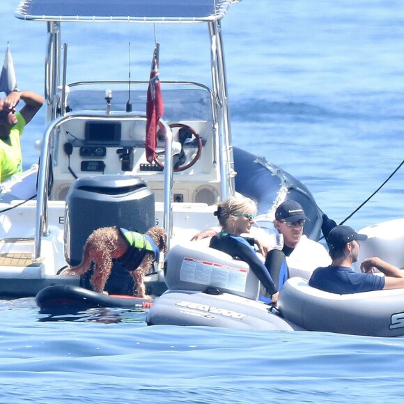 Sylvester Stallone, sa femme Jennifer Flavin et leurs filles Sophia, Sistine et Scarlet profitent de leurs vacances à bord de leur yacht dans le sud de la France, le 14 juillet 2015.