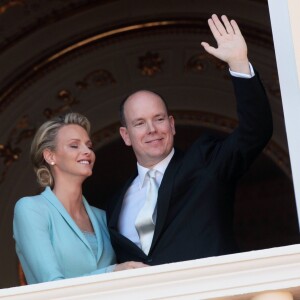 Le prince Albert II de Monaco et son épouse Charlene lors de leur mariage civile, le 1er juillet 2011 à Monaco