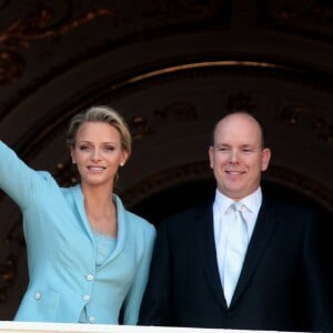 Le prince Albert II de Monaco et son épouse Charlene lors de leur mariage civile, le 1er juillet 2011 à Monaco