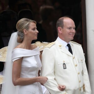 Le prince Albert II de Monaco et la princesse Charlene lors de leur mariage religieux en la chapelle Sainte-Devote, le 2 juillet 2011 à Monaco