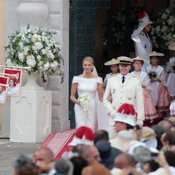 Le prince Albert II de Monaco et la princesse Charlene lors de leur mariage religieux en la chapelle Sainte-Devote, le 2 juillet 2011 à Monaco