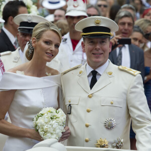 Le prince Albert II de Monaco et la princesse Charlene lors de leur mariage religieux en la chapelle Sainte-Devote, le 2 juillet 2011 à Monaco