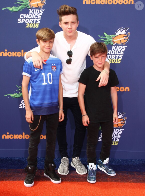 Brooklyn Beckham et ses frères Romeo et Cruz lors des Nickelodeon Kid's Choice Sports Awards au UCLA Pauley Pavilion de Los Angeles, le 16 juillet 2015
