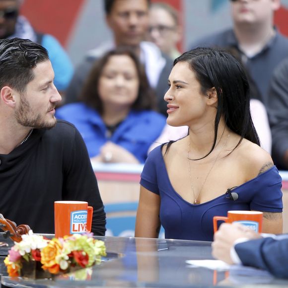 Rumer Willis et Val Chmerkovskiy enregistrent en live l'émission de télévision "Access Hollywood Live" à New York, le 3 juin 2015 après avoir remporté la 20ème saison de "Dancing With The Stars". Rumer Willis a un nouveau tatouage en l'honneur de l'émission de la chaîne ABC. 