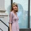- Taylor Swift quitte son appartement de New York le 13 juillet 2015.  