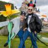 Rita Ora et son petit ami Richard Hilfiger - De passage dans la capitale, c'est à Disneyland Paris que la jeune chanteuse et actrice britannique décide de marquer une pause printanière fleurie, avant de s’envoler pour Londres le 1er avril 2015. Et oui ! Pour sa toute première visite à Disneyland Paris, Rita accompagnée de son petit ami Richard Hilfiger, vient faire le plein d’énergie aux couleurs d’un Printemps 100% « Flower Power ». 