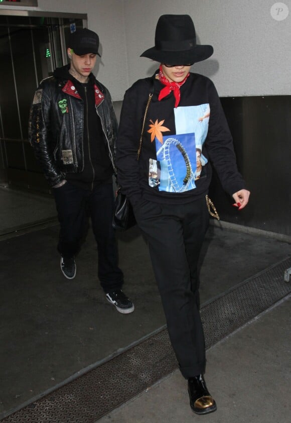 Rita Ora et son petit-ami Ricky Hil (Ricky Hilfiger) arrivent à l'aéroport de Los Angeles, le 3 février 2015. 