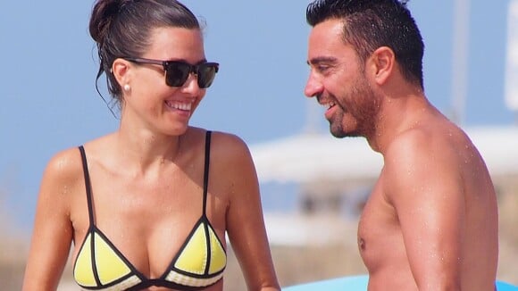 Xavi et sa belle Nuria, enceinte : Amoureux et câlins sous le soleil d'Ibiza