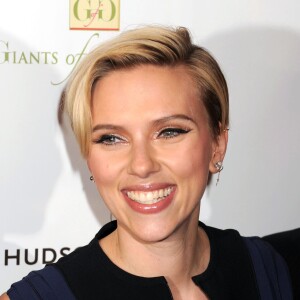 Scarlett Johansson et son frère Hunter lors de la soirée caritative "Champions of Rockaway Hurricane Sandy Benefit" à New York, le 19 novembre 2014.