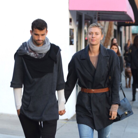 Maria Sharapova et Grigor Dimitrov à la sortie du café Intelligentsia à Venice, Los Angeles, le 21 décembre 2014