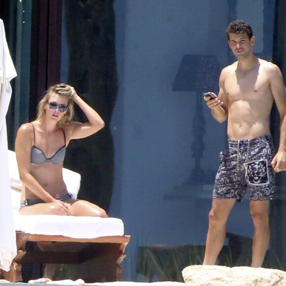 Maria Sharapova et Grigor Dimitrov sur une plage de Los Cabos, le 9 juillet 2014