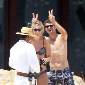 Maria Sharapova et Grigor Dimitrov sur une plage de Los Cabos, le 9 juillet 2014