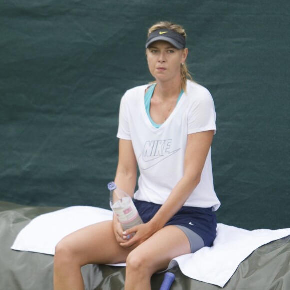 Maria Sharapova lors de l'entraînement au tournoi de tennis de Wimbledon à Londres, le 28 juin 2015