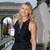 Maria Sharapova pose pour Evian à Paris le 18 mai 2015