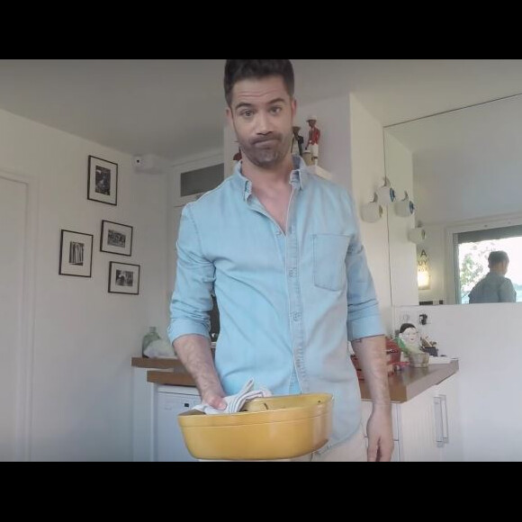 Emmanuel Moire dans le clip de son nouveau titre intitulé Bienvenue