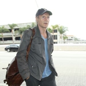 Liam Neeson à l'aéroport de Los Angeles, le 10 juin 2015. 