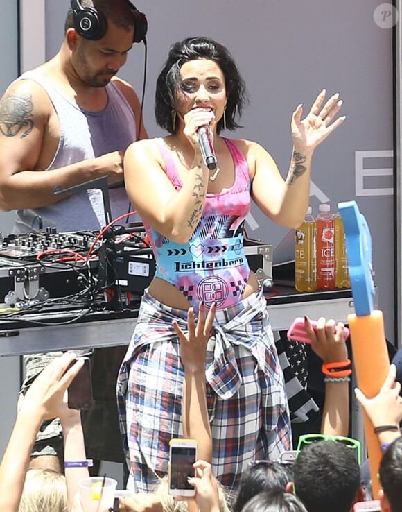 Demi Lovato donne un concert à l'hôtel Fontainebleau à Miami, le 2 juillet 2015.