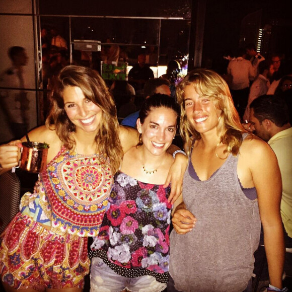 Laury Thilleman est actuellement au Liban où elle profite d'un séjour avec des amies afin de célébrer son 24e anniversaire. Juillet 2015.
