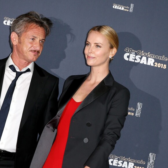 Sean Penn et sa compagne Charlize Theron - Photocall de la 40e cérémonie des César au théâtre du Châtelet à Paris le 20 février 2015