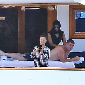 James Douglas Packer (compagnon de Miranda Kerr) en vacances sur son yacht sur l'île de Minorque aux Baléares en Espagne le 10 septembre 2014