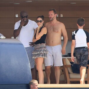 Semi-Exclusif - Seal et sa nouvelle compagne Erica Packer sur un yacht avec des amis lors de leurs vacances à Ibiza, le 4 août 2015