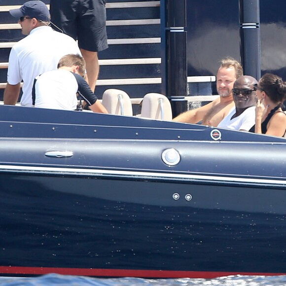 Semi-Exclusif - Seal et sa nouvelle compagne Erica Packer sur un yacht avec des amis lors de leurs vacances à Ibiza, le 4 août 2015